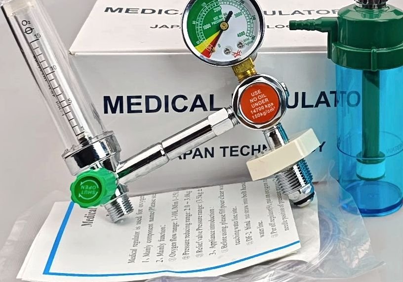 Oxygen Cylinder Regulator with Flowmeter – supplied in Nairobi